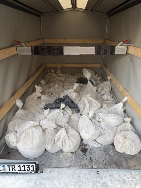 Mey & Edlich Köln: 320 m² Flagship-Sanierung in 4 Tagen 17 Abtransport des Schleifstaub