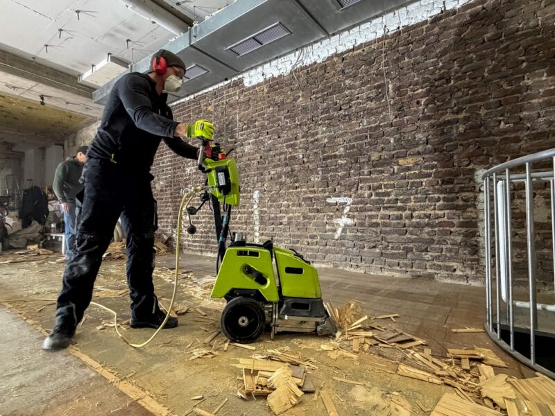 Verklebtes Parkett entfernen 8 Parkett entfernen mit Maschine
