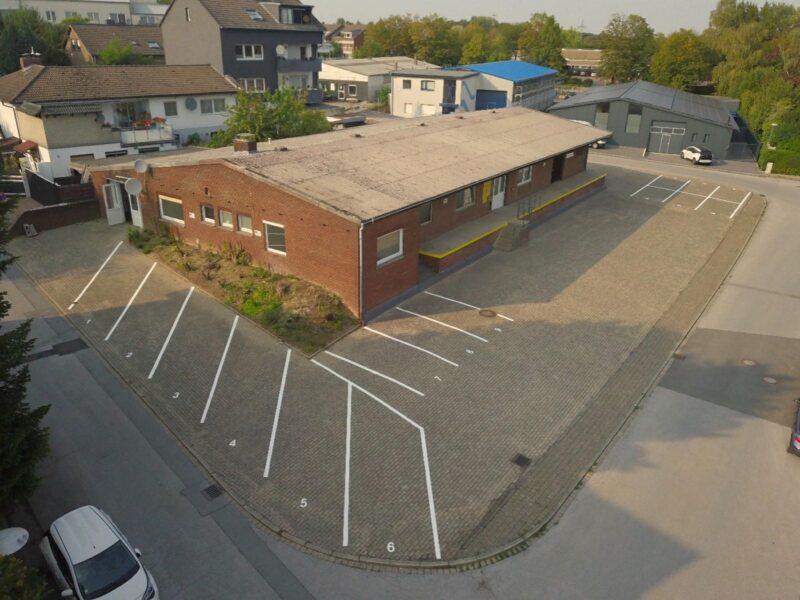 Impressum 1 Tool Rental Firmengebäude