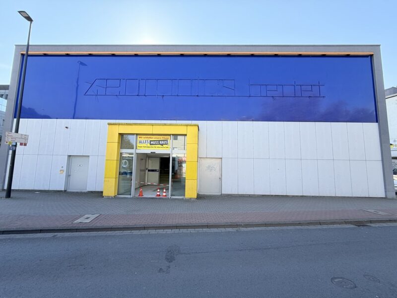 Elektronikfachmarkt in Hamm: 2.000 m² Teppich + Teppichkleber in 5 Tagen entfernt 2 Euronics Fillialsanierung Hamm 42